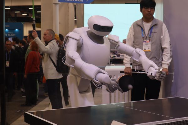 CESで展示された人型ロボット