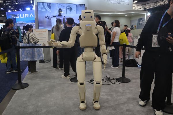 CESで展示された人型ロボット