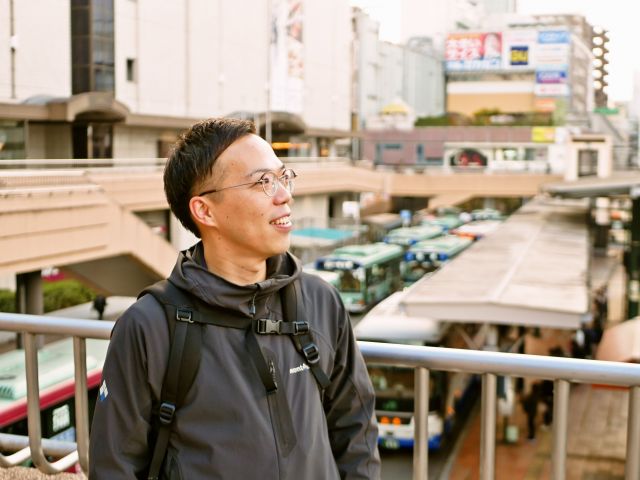 「ファシリテーター」も相内さんの肩書のひとつ。会議や研修などの場において調整役をつとめ、活発な意見交換を促すポジションのこと。司会と異なり、円滑な合意形成の達成が求められるという